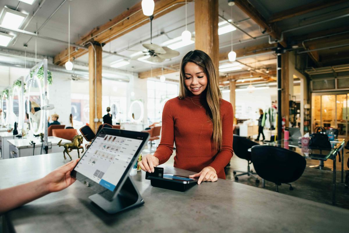 Choosing the Right POS System for Your Food and Beverage Business